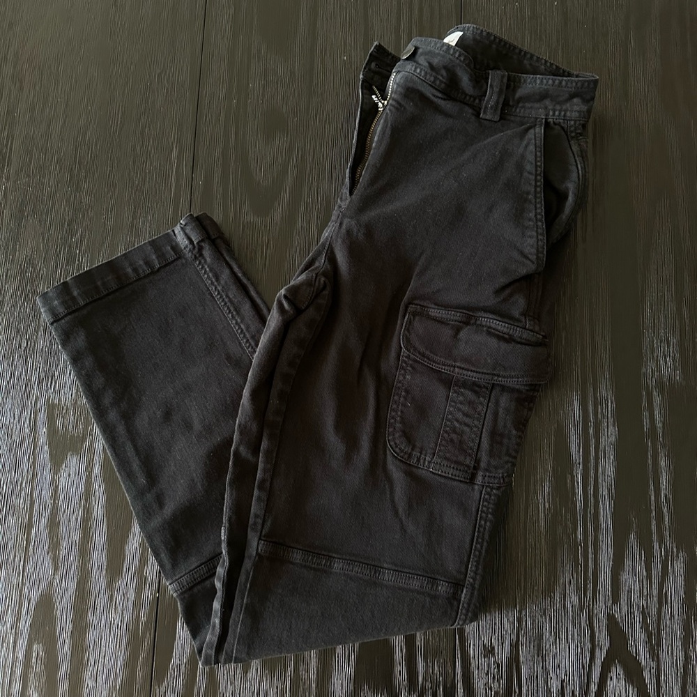 Aritzia black straight leg cargo’s